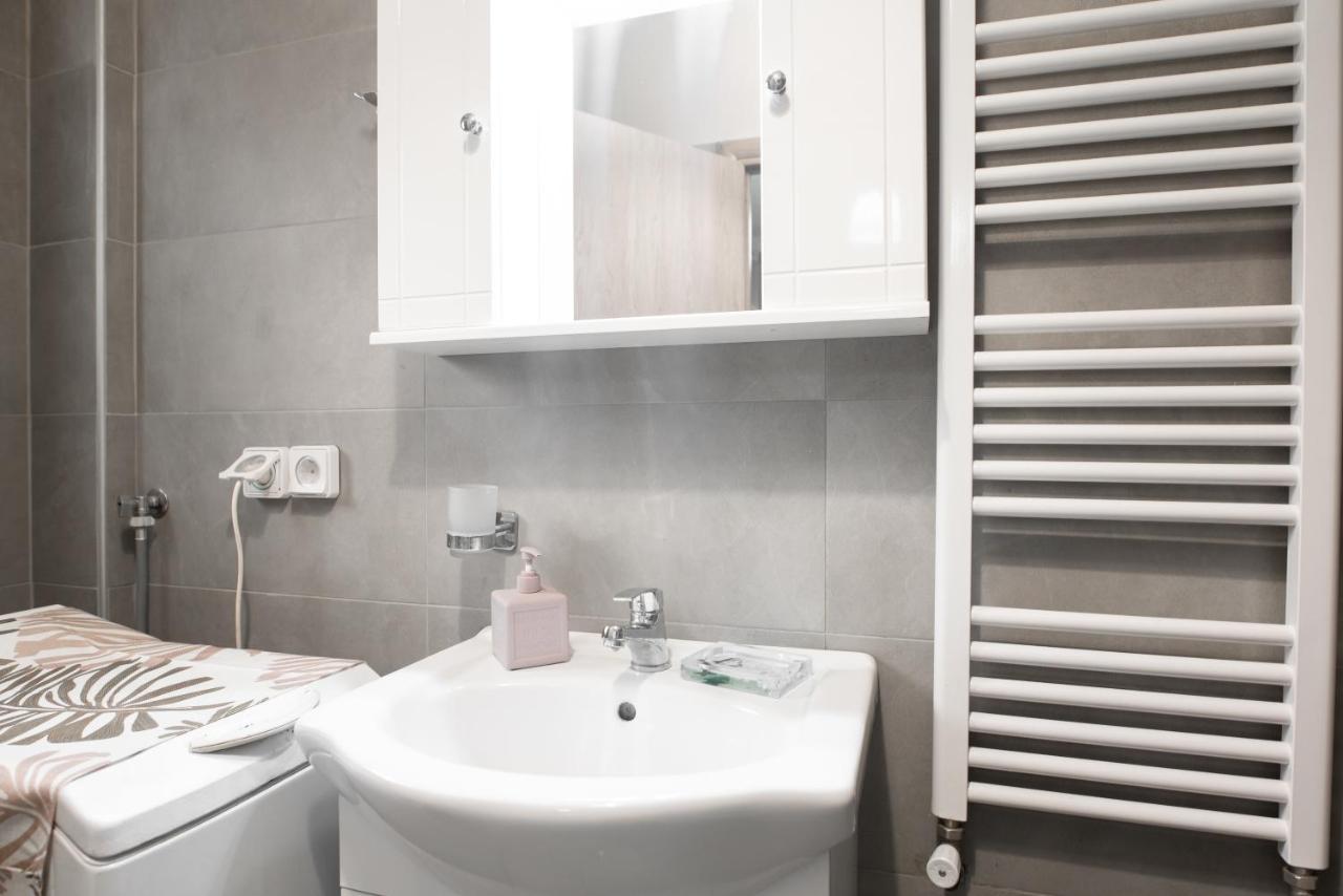 Cozy Cityscape Apartment In Atenas Exterior foto